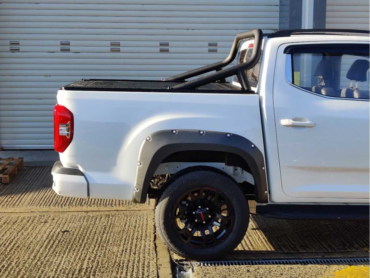 Ssangyong/KGM Musso MK2 (19-ON) Black Single Hoop 70mm Roll Bar